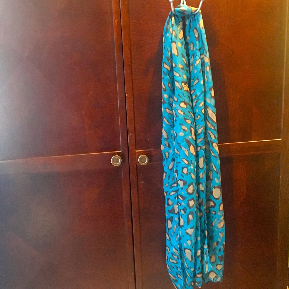Leopard print Scarf - Picture 2 of 4